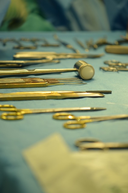Obłożenia pola operacyjnego do artroskopii – gdzie szukać najlepszych zestawów?