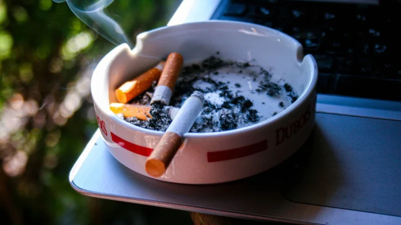 Jak bezpiecznie wybielić zęby w domu: porady i triki