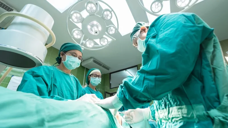 Pogotowie dentystyczne i ekstrakcje na Dolnym Śląsku — pomoc w Legnicy i Jeleniej Górze